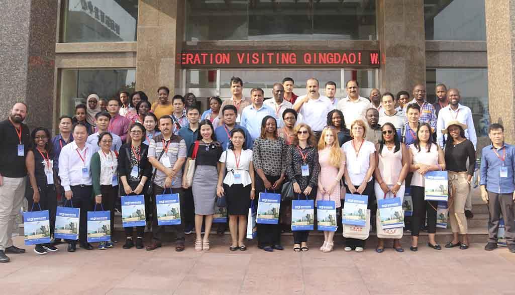 十六國官員蒞臨海利爾藥業集團參觀訪問