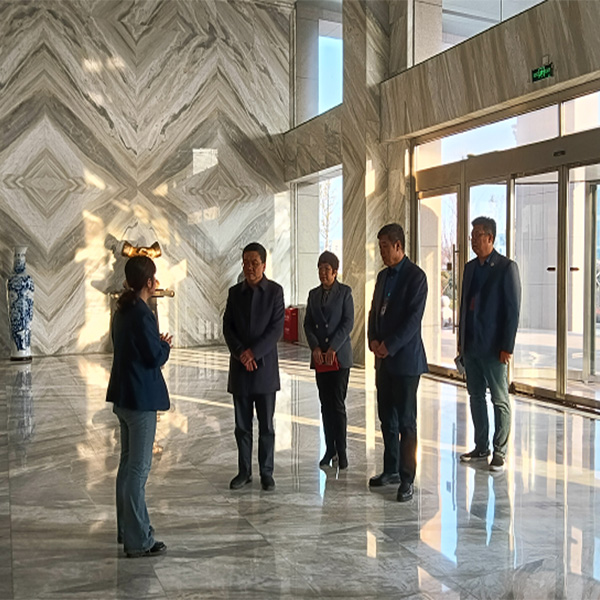 青島市工信局卞成局長一行到集團調研